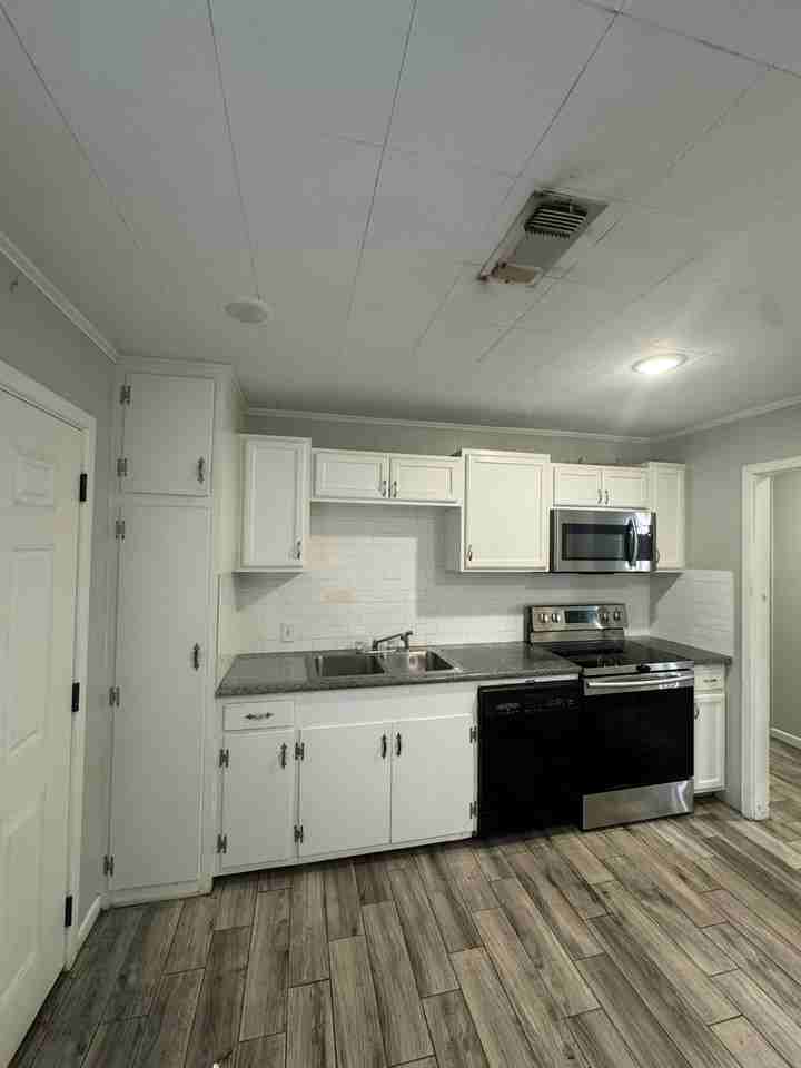 1825 14th St - Photo 3 of 13