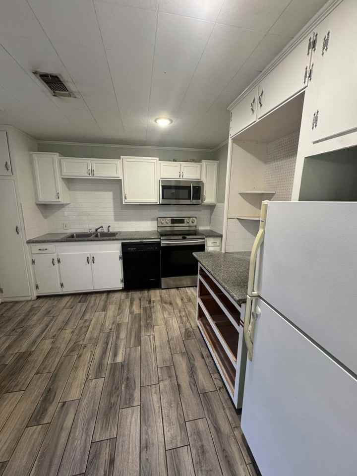 1825 14th St - Photo 5 of 13