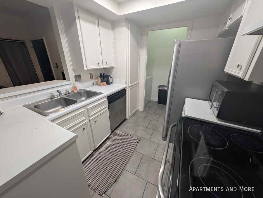 1013 Chestnut St #D2 - Photo 7 of 23