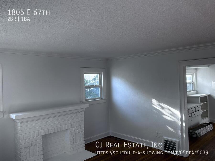 1805 E 67th Ter - Photo 3 of 7