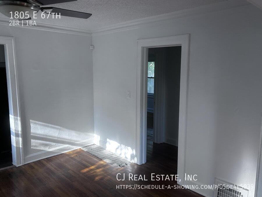 1805 E 67th Ter - Photo 4 of 7