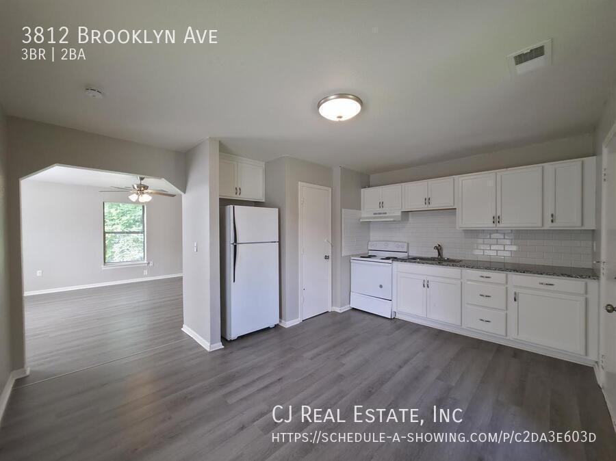 3812 Brooklyn Ave - Photo 4 of 11