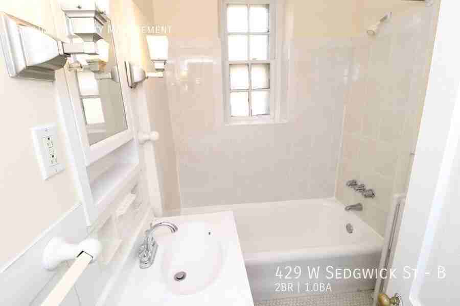 429 W Sedgwick St #B - Photo 4 of 14
