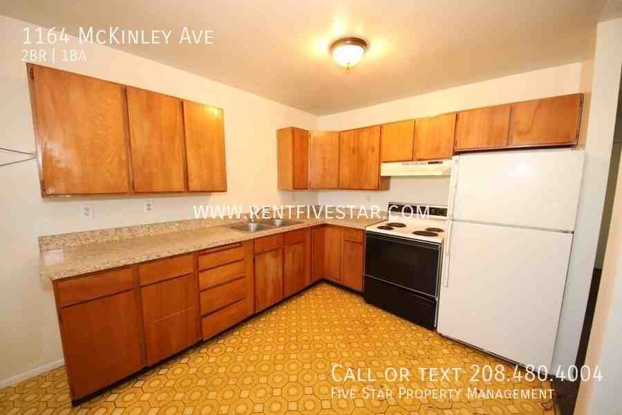 1164 Mckinley Ave - Photo 4 of 6