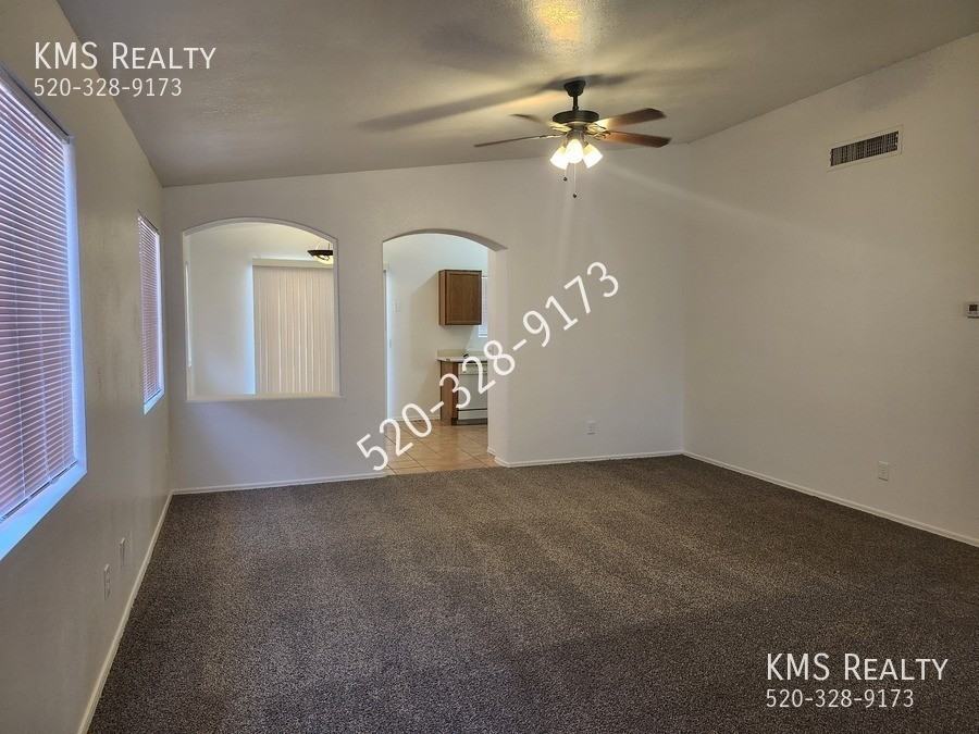 1616 W Wood Crest Ct - Photo 2 of 16