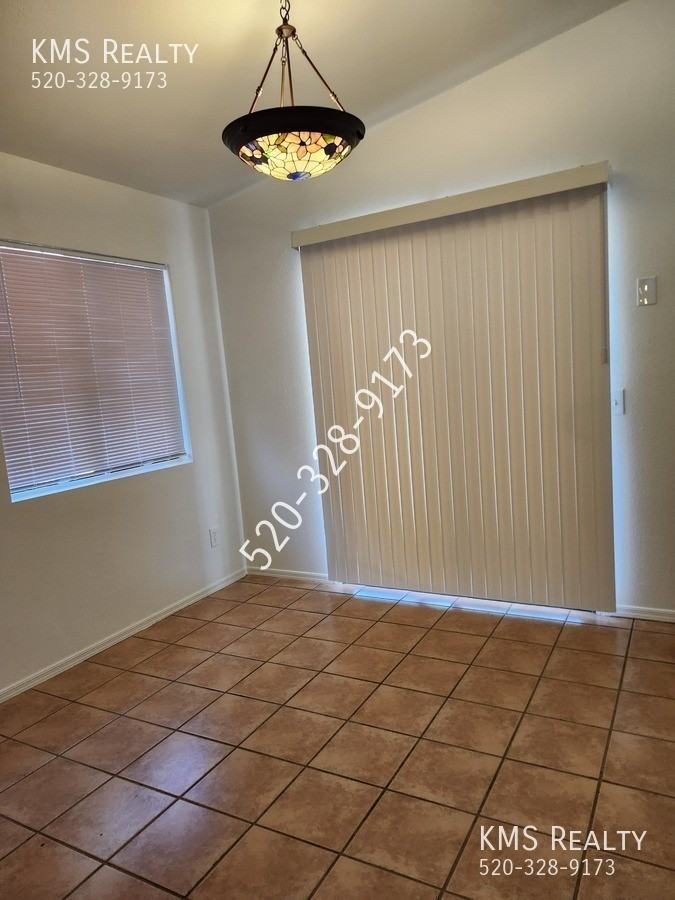 1616 W Wood Crest Ct - Photo 4 of 16