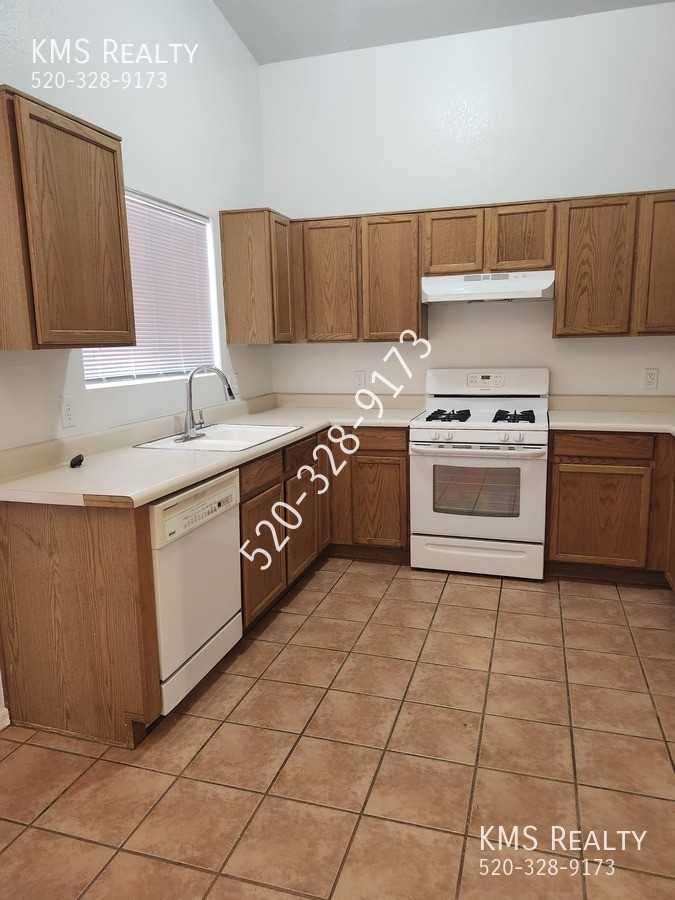 1616 W Wood Crest Ct - Photo 5 of 16