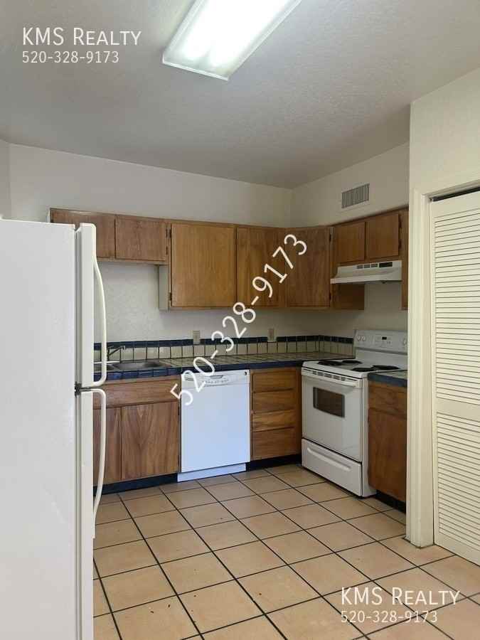 3419 E Glenn St #2 - Photo 6 of 19