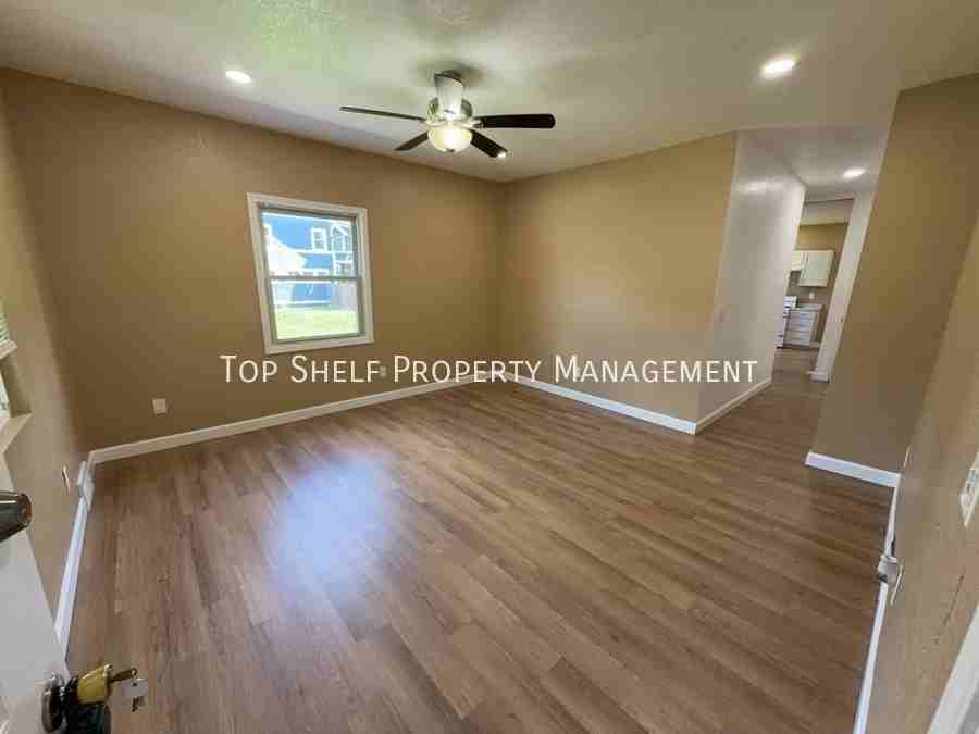 1145 21st St #1 - Photo 2 of 8