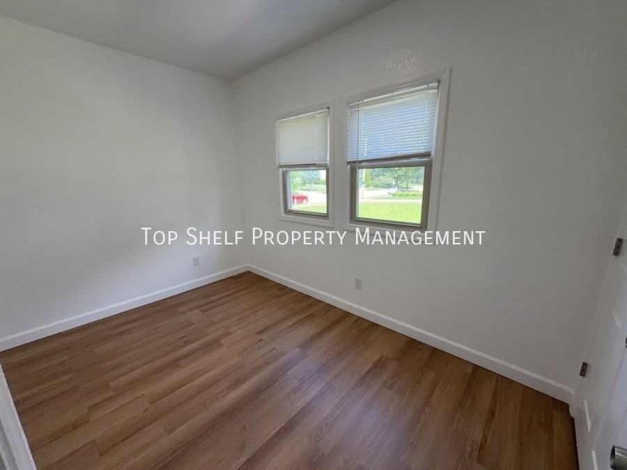 1145 21st St #1 - Photo 5 of 8