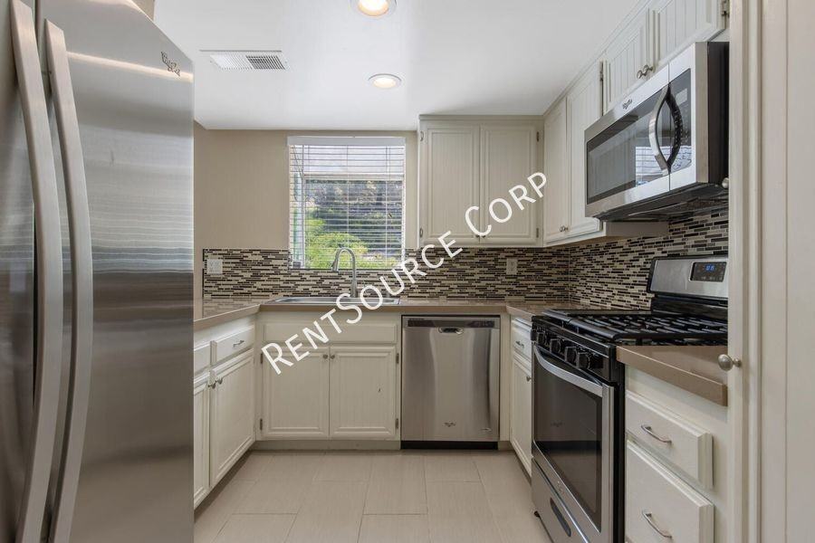 26901 Rainbow Glen Dr #643 - Photo 5 of 36