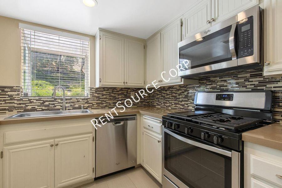 26901 Rainbow Glen Dr #643 - Photo 6 of 36
