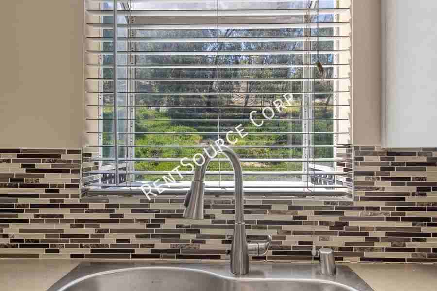 26901 Rainbow Glen Dr #643 - Photo 7 of 36