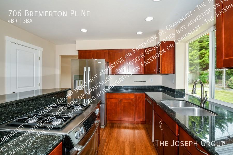 706 Bremerton Pl Ne - Photo 7 of 22