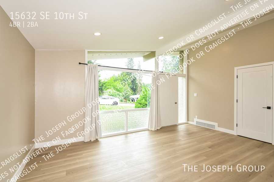 15632 Se 10th St - Photo 3 of 18