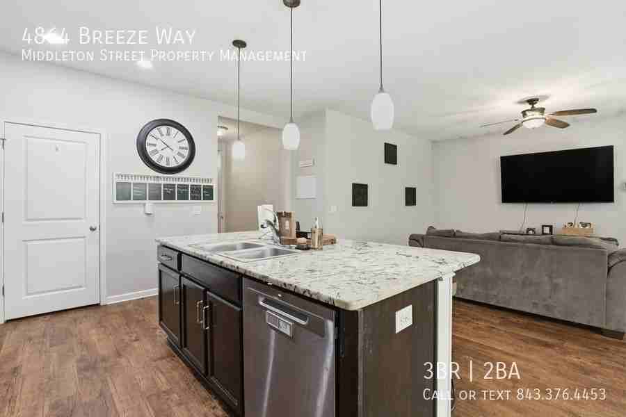 4864 Breeze Way - Photo 6 of 36