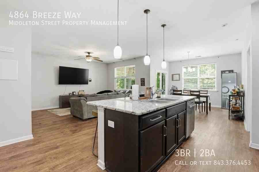 4864 Breeze Way - Photo 7 of 36