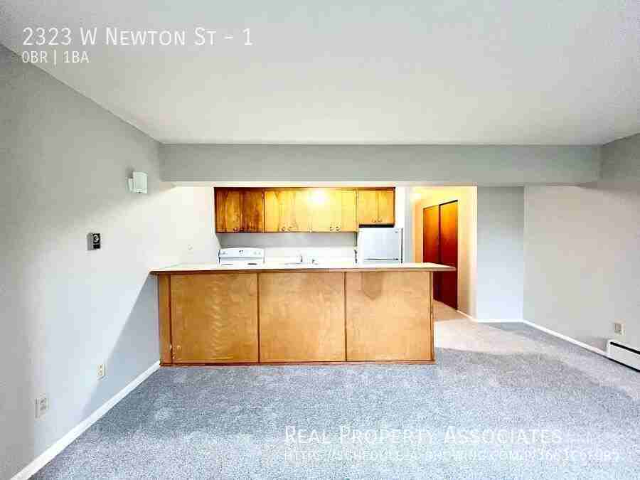2323 W Newton St #1 - Photo 4 of 13