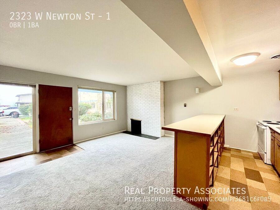 2323 W Newton St #1 - Photo 5 of 13