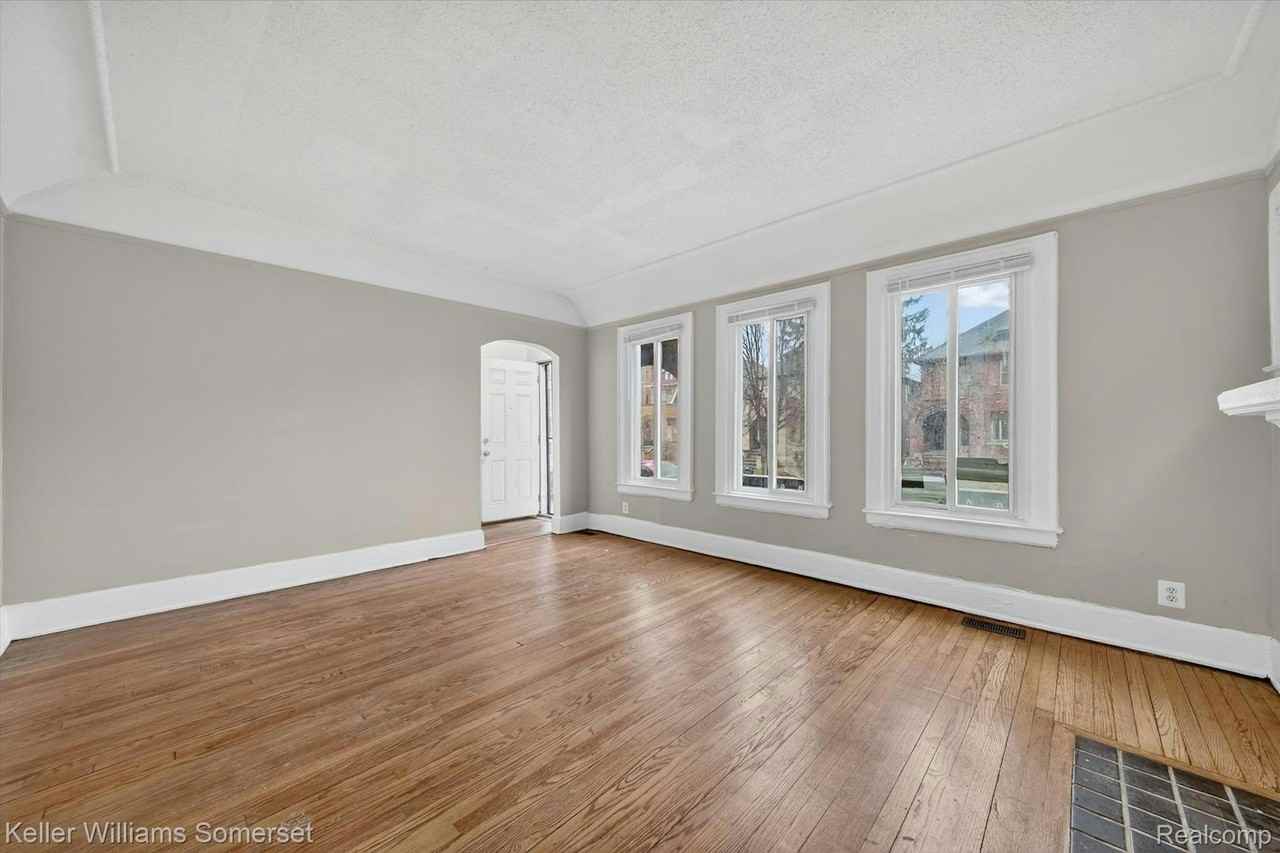 3740 Tyler St, Unit 1 - Photo 5 of 22