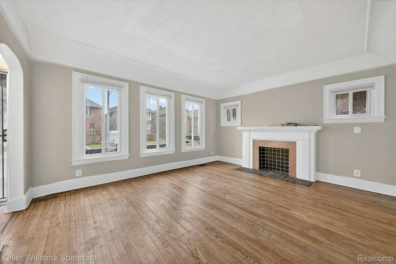 3740 Tyler St, Unit 1 - Photo 6 of 22