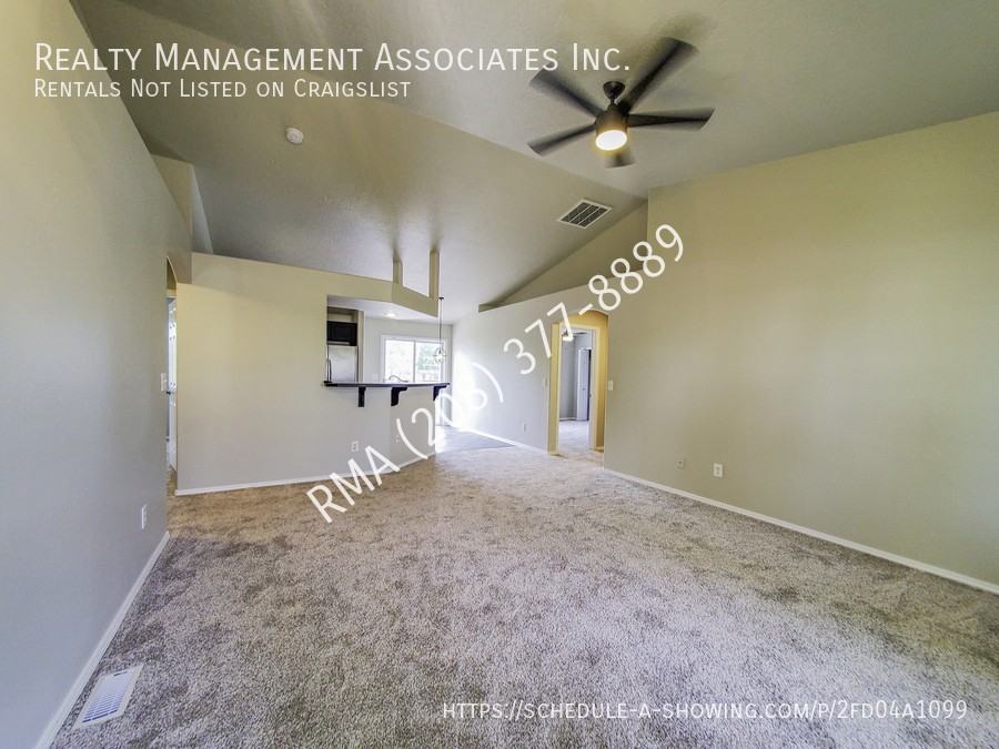 970 Johnson Dr - Photo 3 of 12