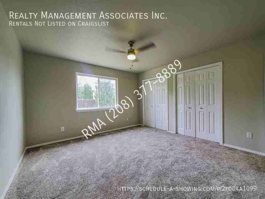 970 Johnson Dr - Photo 6 of 12