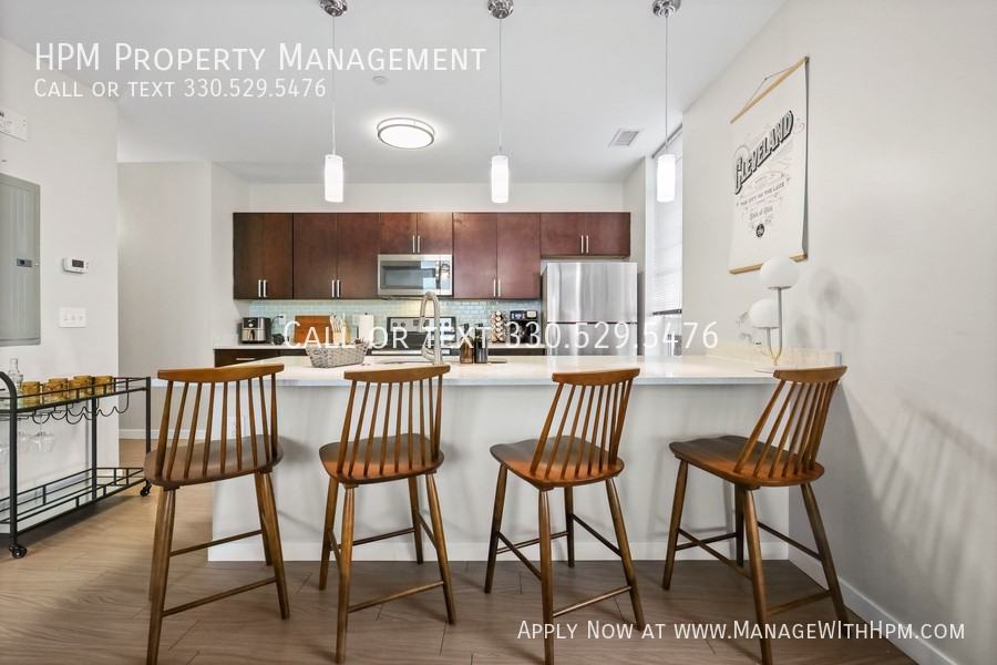 3219 Detroit Ave #605 - Photo 4 of 21