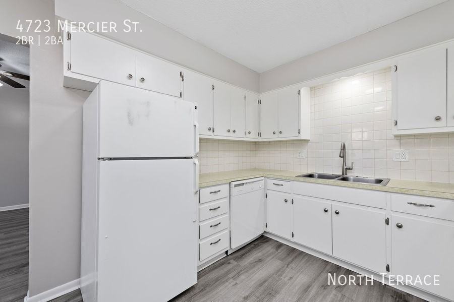 4723 Mercier St - Photo 4 of 23
