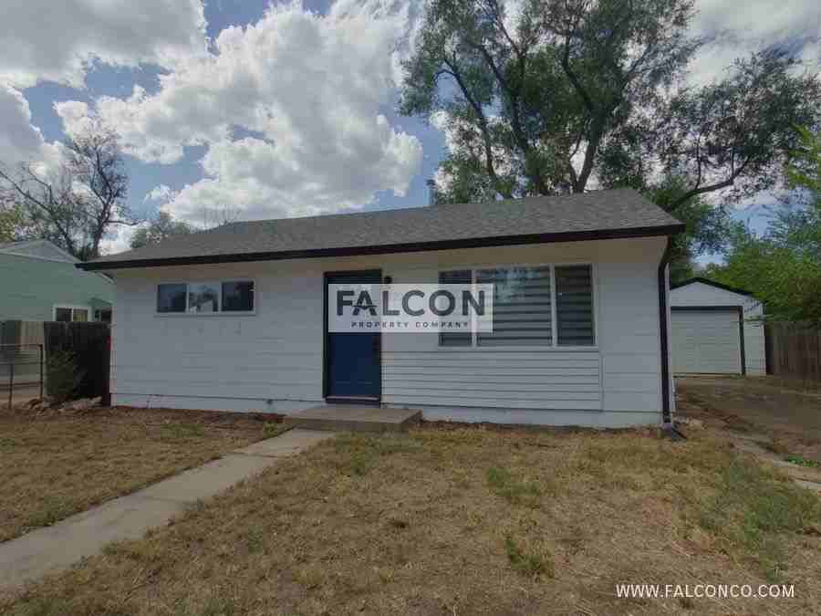 1920 S Hancock Ave - Photo 2 of 12
