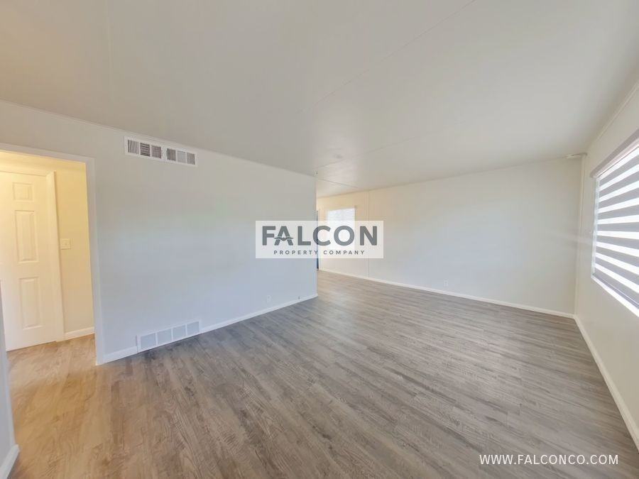 1920 S Hancock Ave - Photo 4 of 12