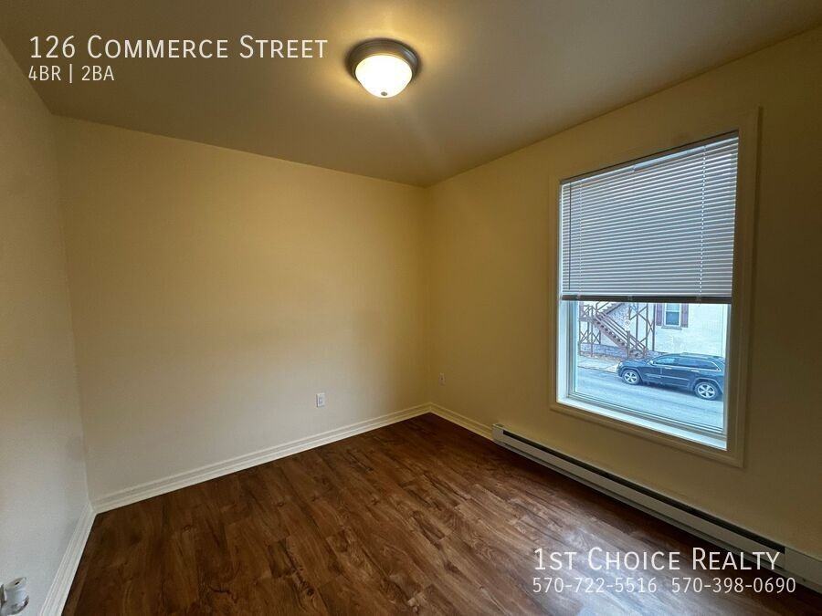 126 Commerce St - Photo 4 of 15