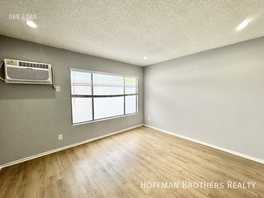 12309 Burbank Blvd #6 - Photo 6 of 9