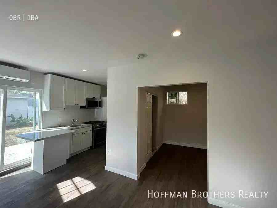 10809 Garfield Ave #A - Photo 3 of 6