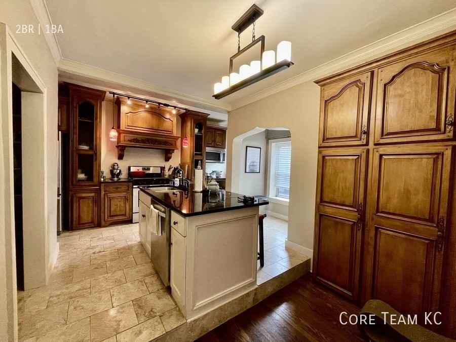 710 W 48th St #301 - Photo 4 of 13
