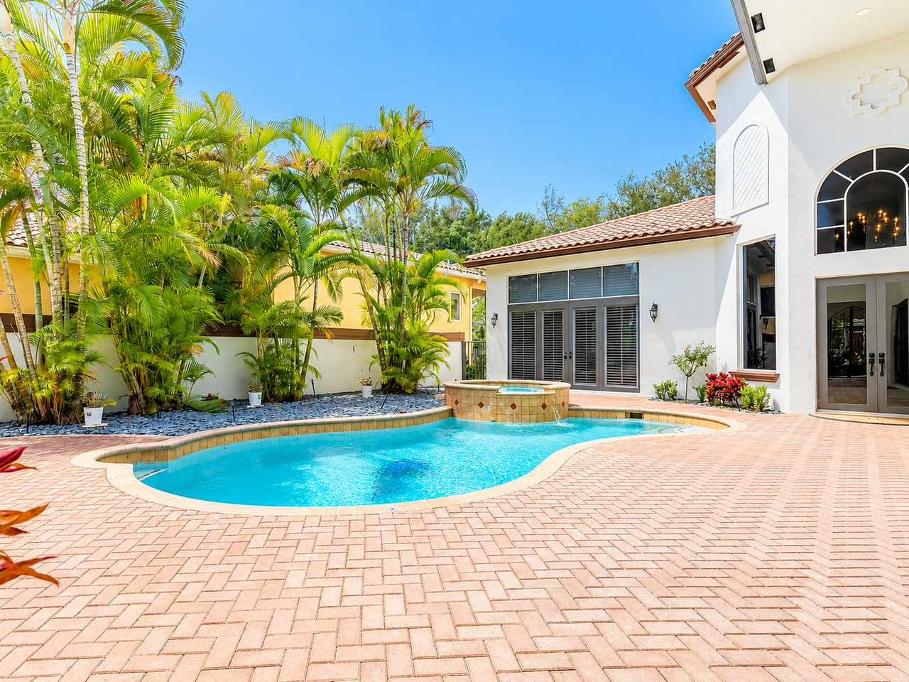17550 Circle Pond Ct #NA - Photo 4 of 44