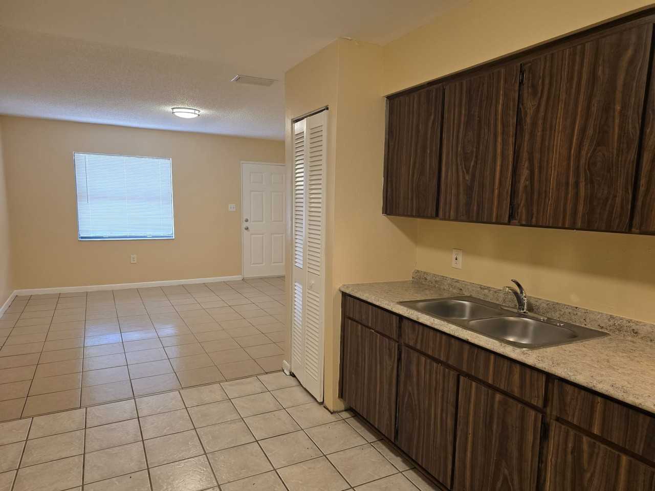 3421 Whittier St #B - Photo 5 of 10