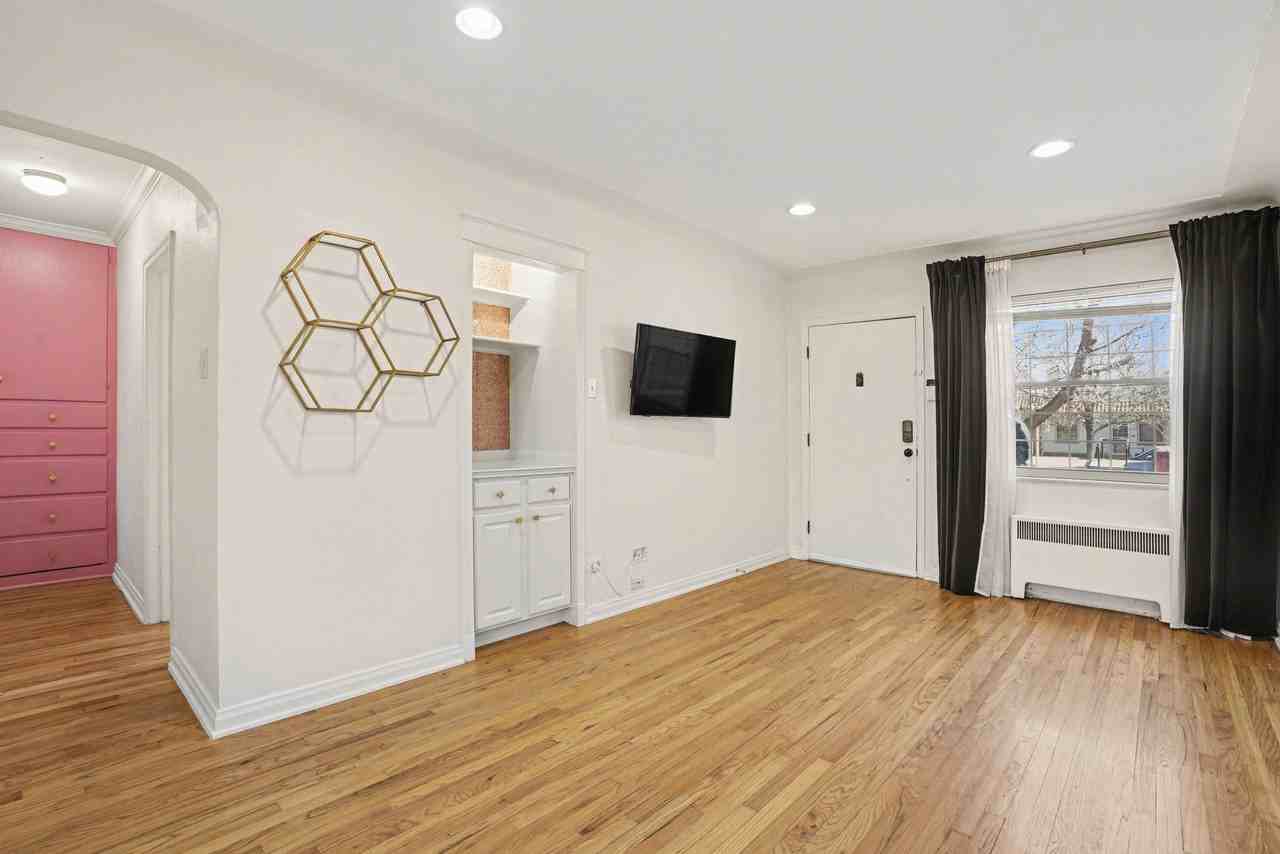 1409 Ivy St #IVY - Photo 5 of 16