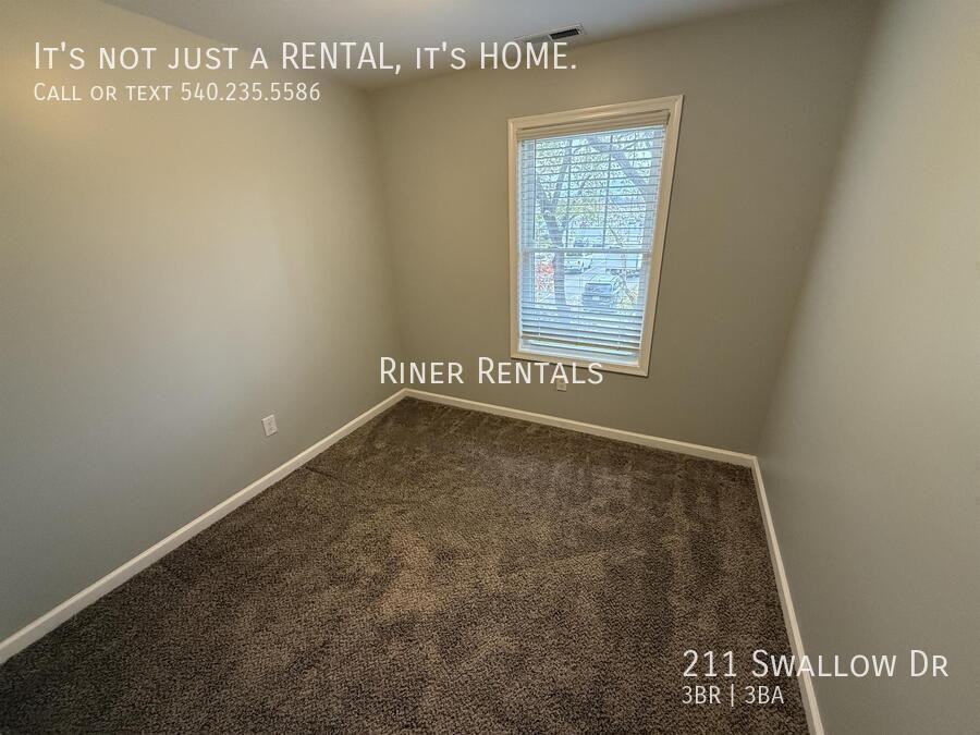 211 Swallow Dr - Photo 6 of 13