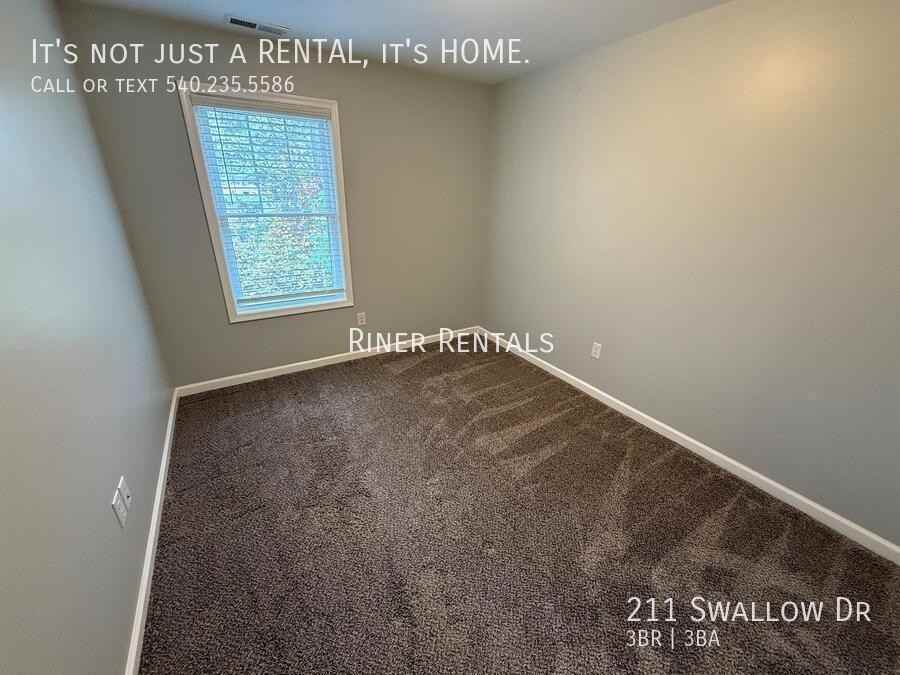 211 Swallow Dr - Photo 7 of 13