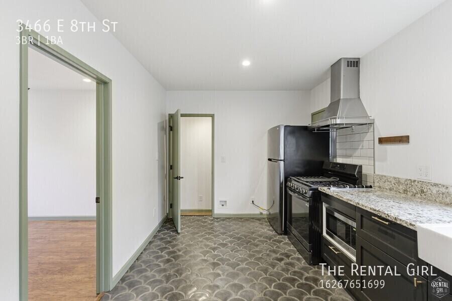 3466 E 8th St - Photo 3 of 29