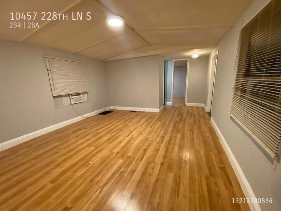 10457 S 228th Ln - Photo 5 of 43