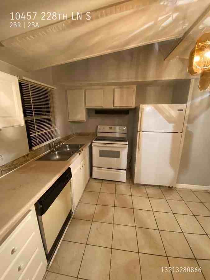 10457 S 228th Ln - Photo 7 of 43
