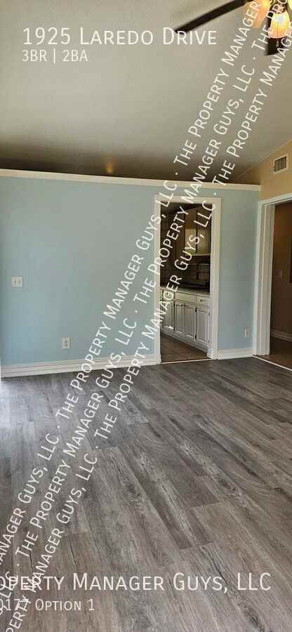 1925 Laredo Dr - Photo 3 of 17