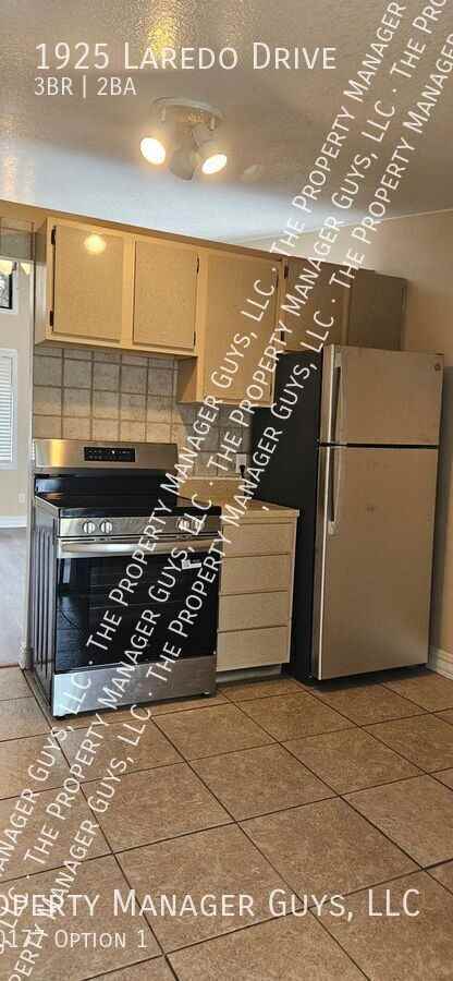 1925 Laredo Dr - Photo 7 of 17