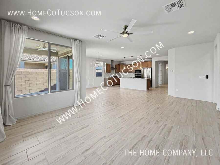 13293 N Sanidine Dr - Photo 2 of 37