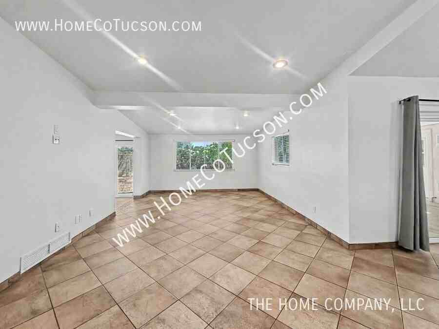 5121 E 6th St - Photo 7 of 26
