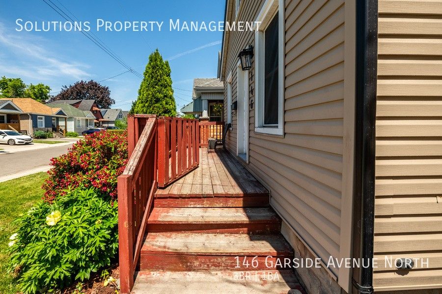 146 Garside Ave N - Photo 3 of 20