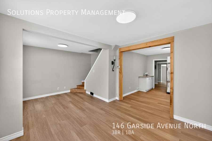 146 Garside Ave N - Photo 7 of 20