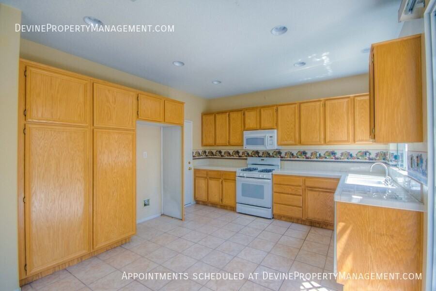 14124 Visions Dr - Photo 3 of 27